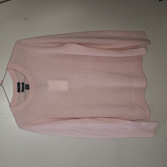 NWT Crewneck Cashmere Sweater - Picture 2 of 4